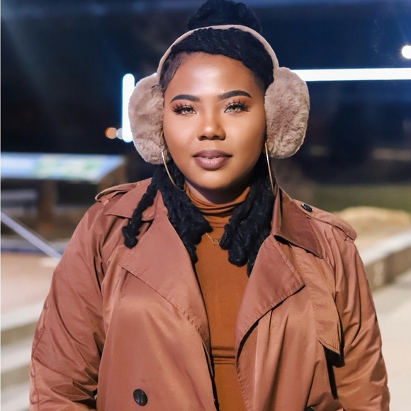 Meet your Posher, It’s - Picture 7 of 8